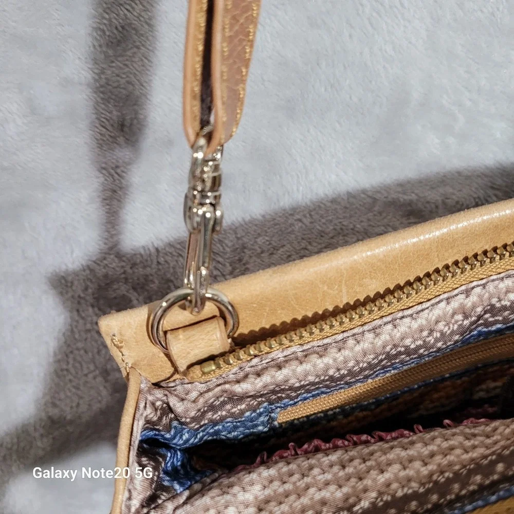 THE SAK Tan Glazed Leather Crossbody Pleated Bag/Purse Zip Top Removable Strap